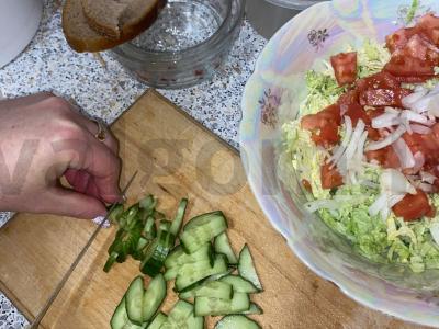 Salotos "Nedotsezar" su Pekino kopūstais ir parmezanu Žingsnis 3