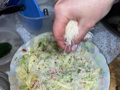 Salotos "Nedotsezar" su Pekino kopūstais ir parmezanu Žingsnis 6