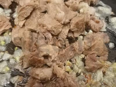 Jautiena su svogūnais "Skonio malonumas" Žingsnis 5