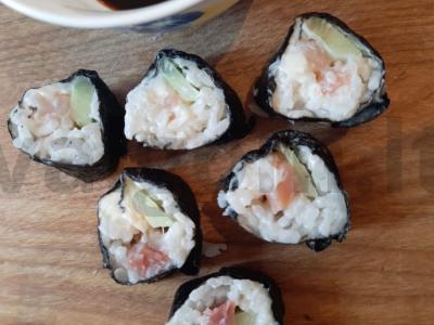 Naminiai lašišos suktinukai su lydytu sūriu pagrindine nuotrauka