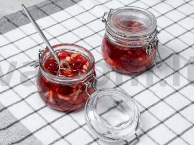 Spanguolių uogienė mikrobangų krosnelėje Žingsnis 2