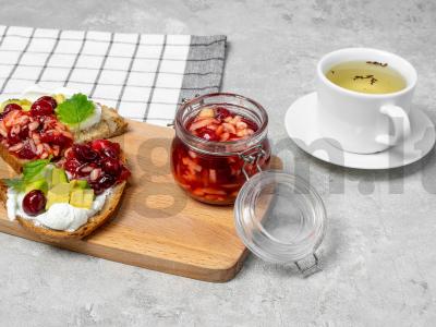 Spanguolių uogienė mikrobangų krosnelėje pagrindine nuotrauka