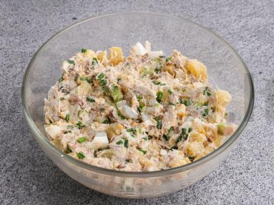 Bulvių salotos su rūkyta skumbre Žingsnis 4