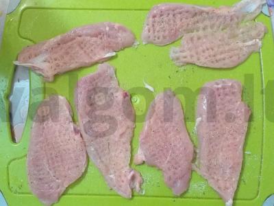 Padažas iš vištienos su pomidorais, sūriu ir grybais Žingsnis 1