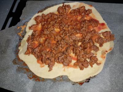 Karšta ir traški pica iš plonos tešlos Žingsnis 2