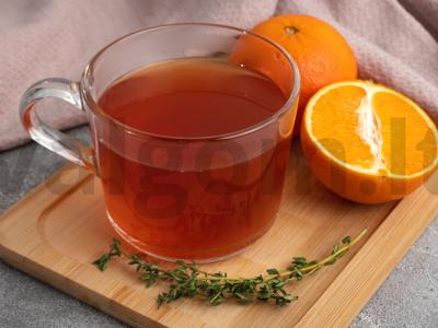 Arbata su raudonaisiais serbentais, mandarinais ir čiobreliais pagrindine nuotrauka