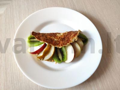 Avižiniai dribsniai su vaisiais pagrindine nuotrauka