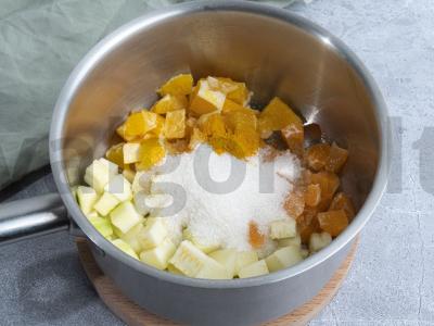 Cukinijų ir mandarinų uogienė Žingsnis 2