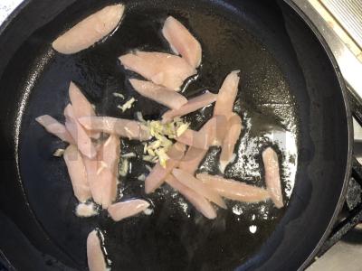 Funchose su daržovėmis ir vištiena Žingsnis 3