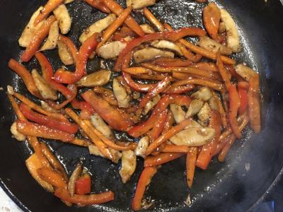 Funchose su daržovėmis ir vištiena Žingsnis 4