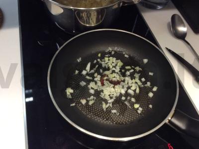 "Carbonara" ant grietinėlės "Rusiškas stilius" Žingsnis 7