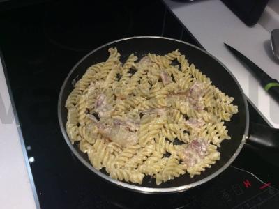 "Carbonara" ant grietinėlės "Rusiškas stilius" Žingsnis 11