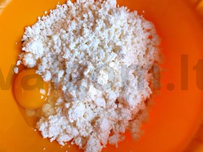 Sūrio pyragaičiai su žolelėmis Žingsnis 1