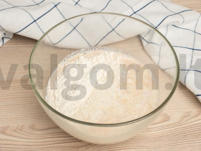 Kalėdinis stollen receptas su spanguolėmis Žingsnis 1