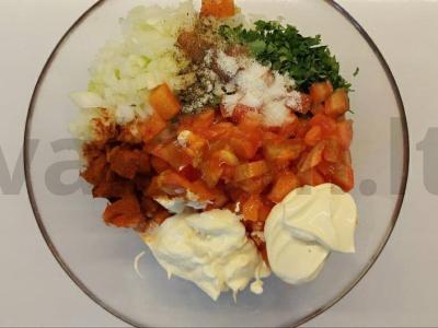 Aromatingi įdaryti laiveliai su vištiena ir pomidorais Žingsnis 2