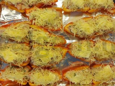 Aromatingi įdaryti laiveliai su vištiena ir pomidorais Žingsnis 4