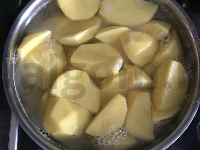 Bulvių košė ant sultinio Žingsnis 1