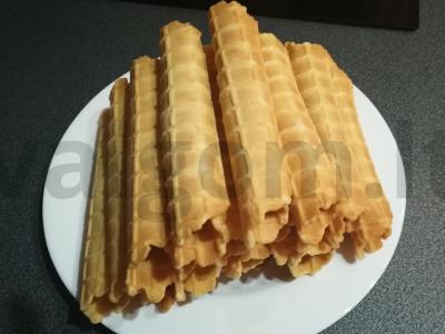 Naminiai traškūs vafliai pagrindine nuotrauka