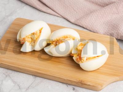 Įdaryti kiaušiniai "Tulpės" su raudonaisiais ikrais Žingsnis 4