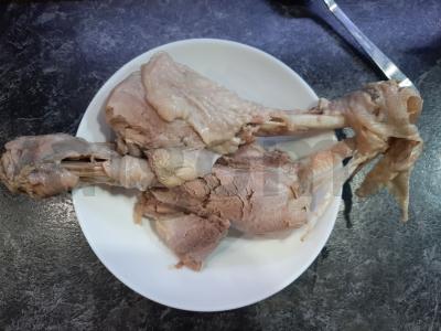 Žiedinių kopūstų sriuba su kalakutiena Žingsnis 1