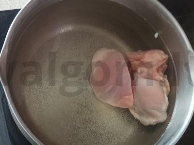 Skaidri vištienos sriuba su daržovėmis Žingsnis 1