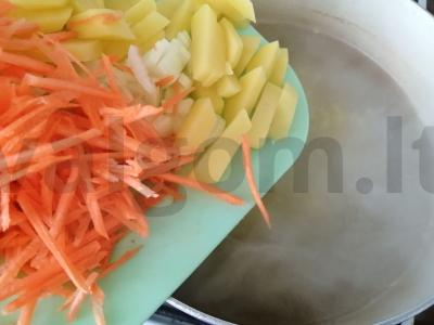 Jūrinių plekšnių sriuba su soromis Žingsnis 4
