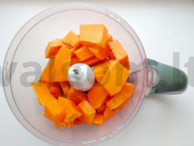 Moliūgų mannikinas ant kefyro su citrinų sirupu Žingsnis 1