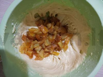 Keksas su cukruotais apelsinais Žingsnis 4