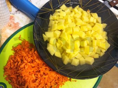 Vištienos vermišelių sriuba pietums Žingsnis 2