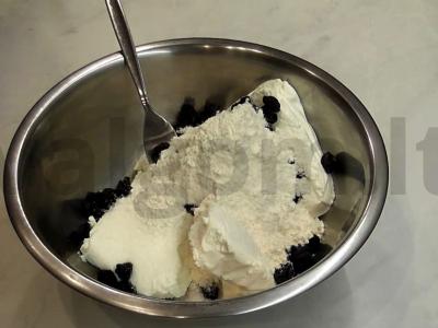 Varškės blyneliai su sultenėmis Žingsnis 2