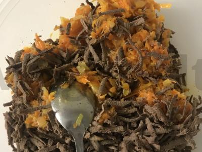 Kiaulienos kepenėlių ir morkų salotos Žingsnis 5