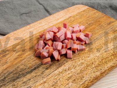 Salotos su dešra, kukurūzais ir korėjietiškomis morkomis Žingsnis 1