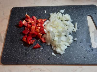 Kiauliena su ananasais ir udon makaronais Žingsnis 2