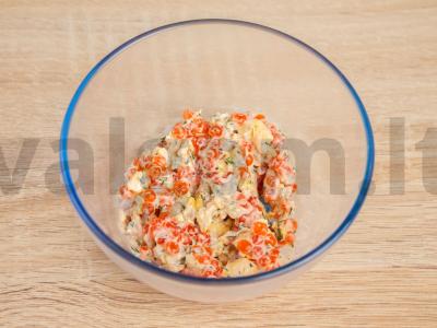 Kiaušiniai, įdaryti raudonaisiais ikrais ir graikiniais riešutais Žingsnis 3