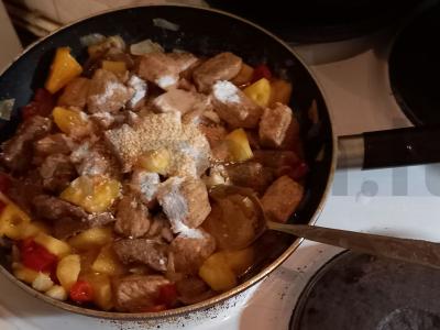 Kiauliena su ananasais ir udon makaronais Žingsnis 6