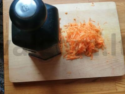 Naminiai rauginti kopūstai sūryme Žingsnis 1