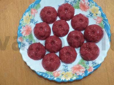 Naminis agar-agar marmeladas iš šaldytų uogų pagrindine nuotrauka