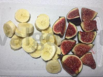 Kreminis kokteilis su bananais ir figomis Žingsnis 1