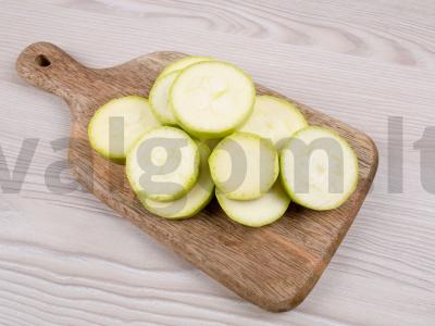 Žiedinių kopūstų troškinys Žingsnis 1