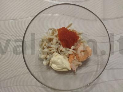 Gardžios jūros gėrybių salotos Žingsnis 1