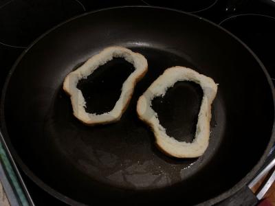 Kiaušiniai duonoje Žingsnis 2