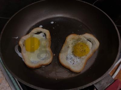 Kiaušiniai duonoje Žingsnis 3