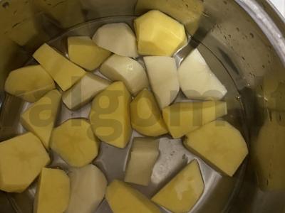 Bulvių košė su grybais multicooker įrenginyje Žingsnis 2