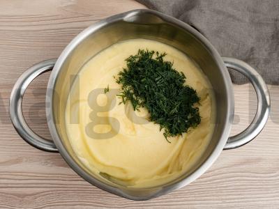 Bulvių košė su lydytu sūriu ir žolelėmis Žingsnis 3