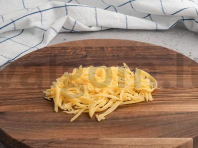 Sluoksniuotos salotos su konservuota žuvimi ir skrebučiais Žingsnis 1