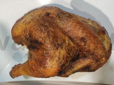 Kepta kario vištiena su traškia plutele pagrindine nuotrauka