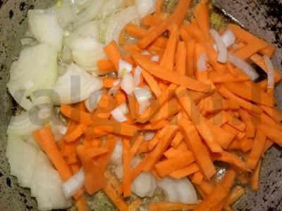 Troškintos vištienos širdelės su daržovėmis Žingsnis 1