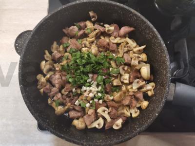 Naminiai farfalle makaronai su kalakutiena ir grybais grietinėlės padaže Žingsnis 3