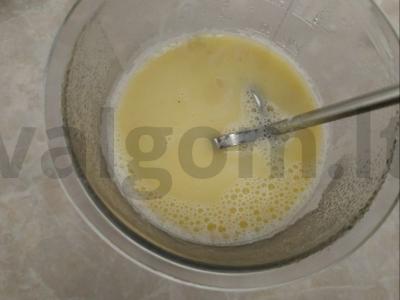 Naudinga chasuima su druska ir pienu pagrindine nuotrauka