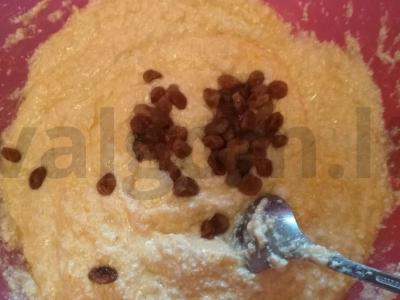 Minkštas, burnoje tirpstantis varškės pyragas Žingsnis 2